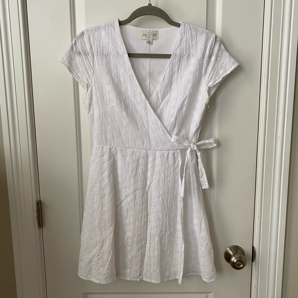 White Jun & Ivy summer dress. Size XS